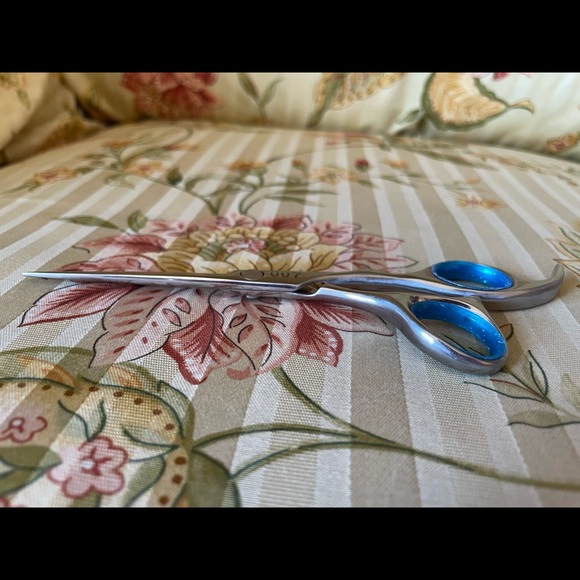 Professional Hair Shears Scissors - Picture 2 of 7